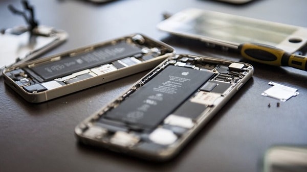 Yayımlanan tebliğe göre, yenilenmiş kategorisinde bulunan cihazlar birden fazla kez tamir edilebilecek. Buna ek olarak batarya sağlığı yüzde 85'in altına inen akıllı telefonların pilleri değiştirilmek zorunda kalacak.
