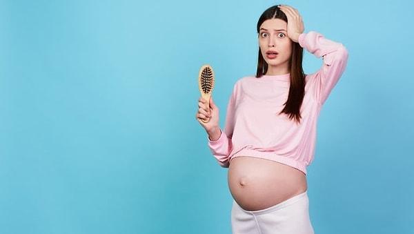 Hamilelikte saç dökülmesi daha az görülse de bazı hamileler saçlarının dökülmesinden sıklıkla şikayet edebiliyor.