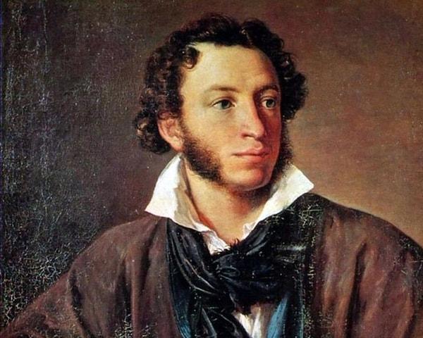 1799-1838 yılları arasında yaşamış olan Aleksandr Puşkin Rusya'nın ulusal şairi olmakla beraber Rus edebiyatının kurucusu olarak görülür.