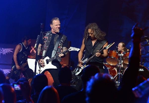 1. Metallica'nın ilk İstanbul konseri hangi yıl gerçekleşmiştir?