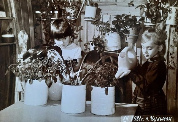 15. Только тех кто, любит труд, октябрятами зовут.