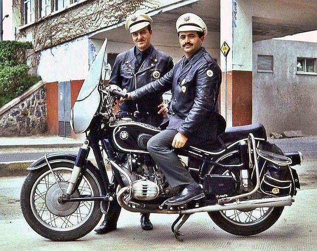 11. 1970'lerde trafik polislerimiz.