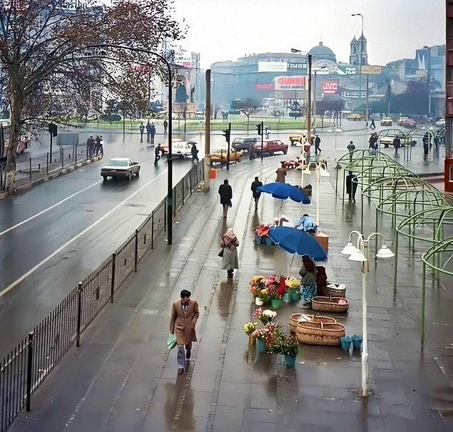 13. İstanbul, Taksim Meydanı'na bakış. (1980)