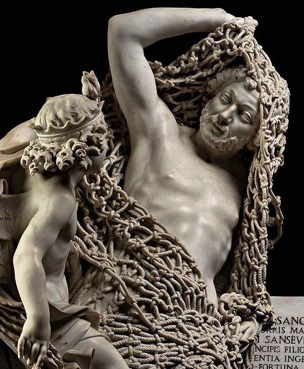 1. İtalyan heykeltıraşın Francesco Queirolo'nun "Aldatmacadan Kurtuluşu"adlı, yedi yıl boyunca tek bir mermer bloktan yontulmuş eseri👇