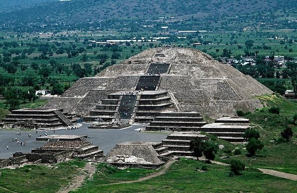 Tıpkı Olmeclerde olduğu gibi Teotihuacán uygarlığı hakkında sahip olunan bilgi de oldukça az.