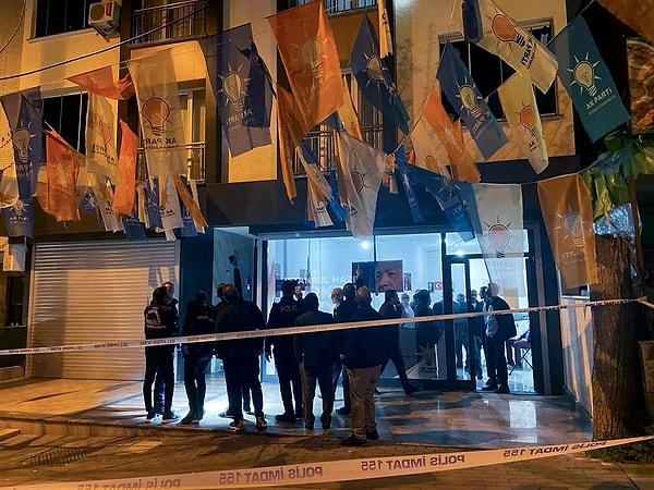 AK Parti'nin Bahçelievler Kocasinan'daki Seçim İrtibat Bürosu'nun önünde silahla ateş açıldı.