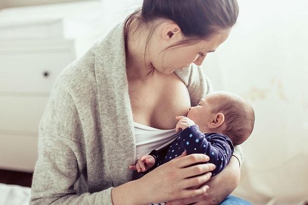 Bebeklerde reflüye neden olan birçok etken var. Bu nedenlerden bazıları şöyle: