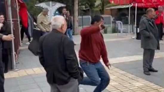 AK Parti ve CHP'liler Bu Kez Dans Ederek Yarıştı