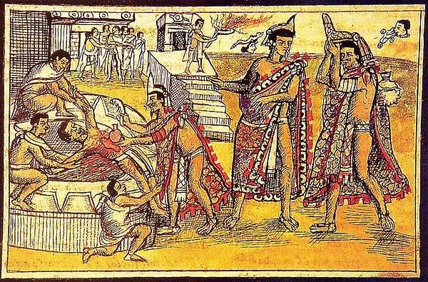 6. Aztek kültüründe insanın kurban edildiği törenler
