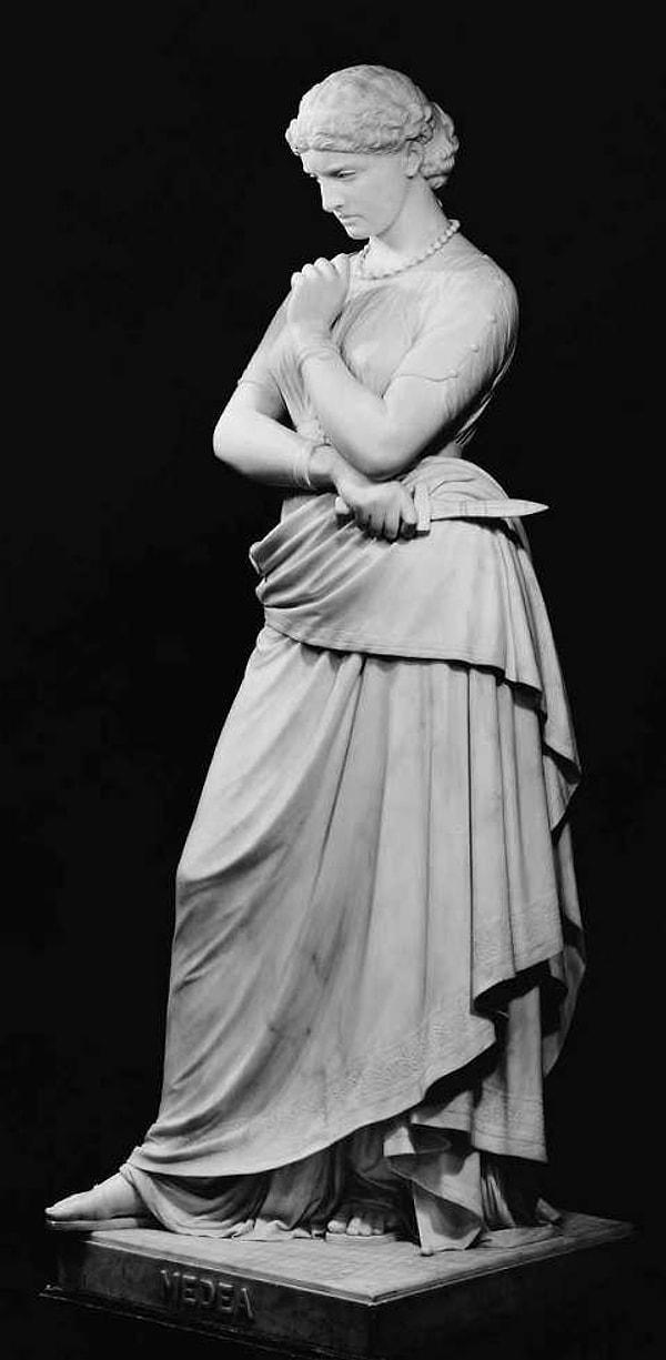 Medea da Yunan Mitolojisi'nin önde gelen "Femme fatale" figürlerinden...
