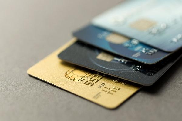 2023 yılının ilk ayının kredi kartı istatistikleri kredi kartı kullanımının nasıl arttığını gözler önüne seriyor. Bir önceki yılın aynı ayına göre kredi kartı sayısı %18 artmış.