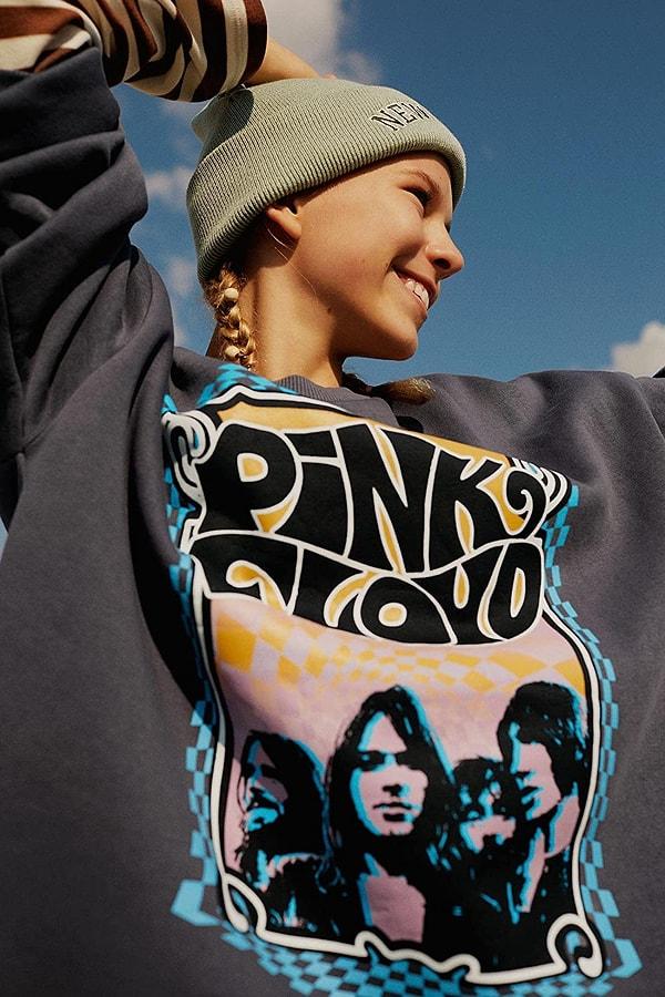 6. Pink Floyd baskılı cool bir sweatshirt...