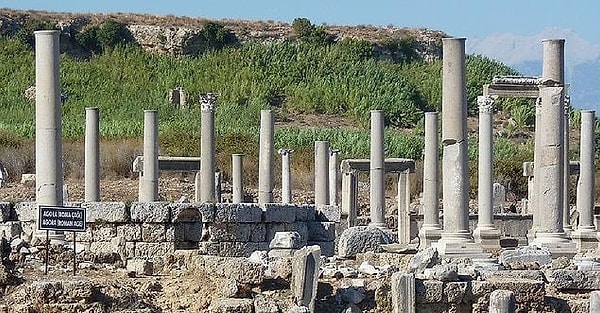 Perge Agora