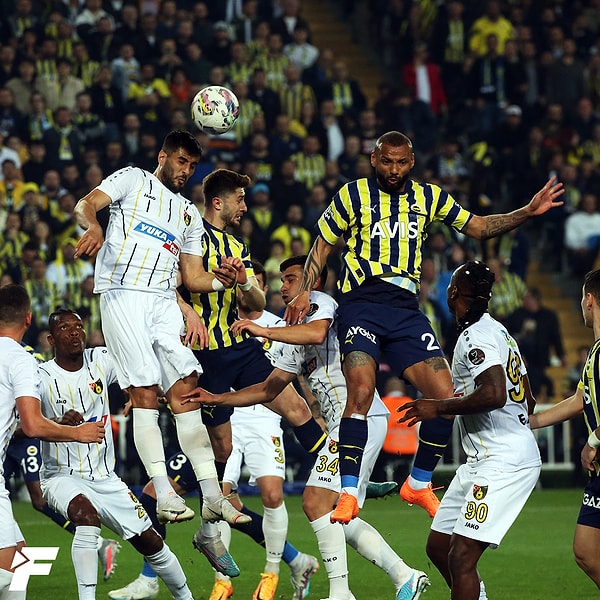 Fenerbahçe'nin golleri 25 ve 51. dakikalarda Arda Güler, 71. dakikada Joao Pedro'dan geldi.