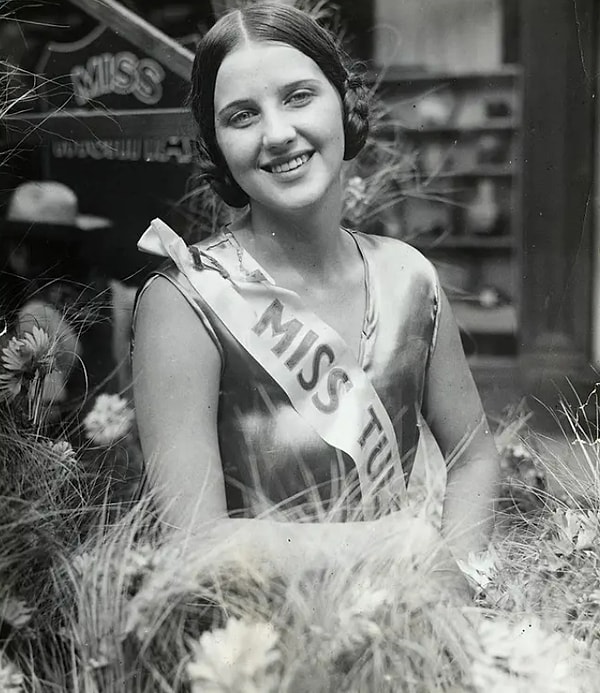 1. Это Норма Смоллвуд, победительница конкурса Мисс Америка 1926 года