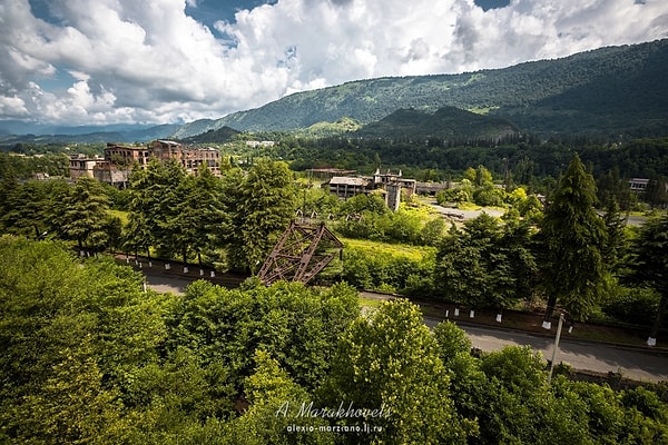 6. Ткварчельская ГРЭС работала на угле, который добывался здесь же, и обеспечивала молодую республику электричеством.