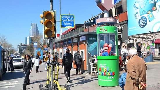 Levent Metro'da Görüntülendi! Süper Mario, Paris Sokaklarından Sonra Şimdi de İstanbul’da!