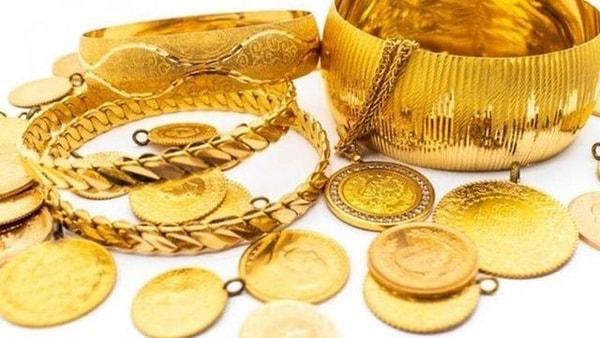 Ons altın, gün sonunda 1.990 dolardan, gram altın da Kapalıçarşı'da 1.243 TL'den karşılık buldu.