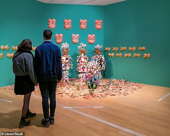 Гостям музея придется раздеться догола, чтобы попасть на выставку в Франции