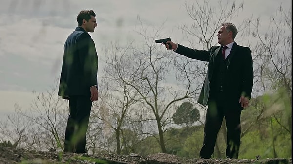 Dizinin yeni bölümünde olayların peşinden giden Ilgaz, Turgut Ali'nin de bu işin içinde olduğunu fark eder.