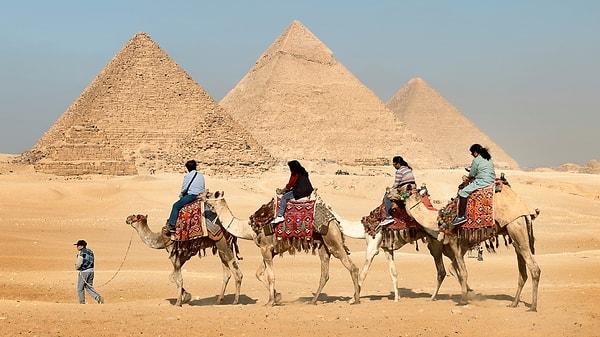 11. Piramitler köleler tarafından inşa edilmemiştir.