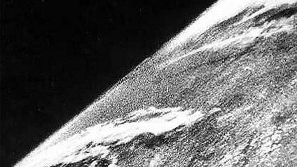 2. Dünya'nın uzaydan ilk fotoğrafı 1946 yılında çekilmiştir.