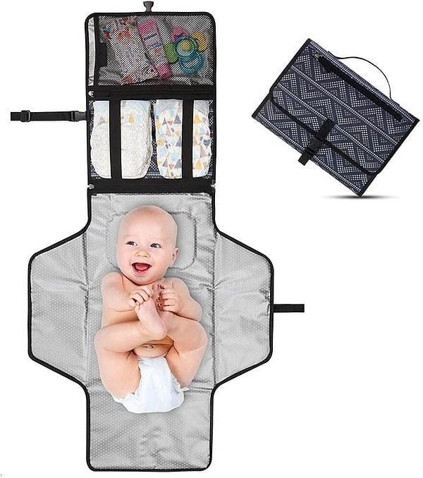 9. Fonksiyonel bir alt açma minderi: Bebek bakım odalarında işinizi hızlıca hijyenik bir şekilde halletmenizi sağlar.