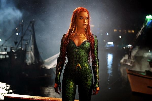 Yaşanan dava sürecinin kariyerini son derece olumsuz etkilediğini söyleyen Amber Heard'ün Aquaman 2 filminin kadrosundan çıkarılacağı iddiaları herkesi şaşkına çevirmişti.