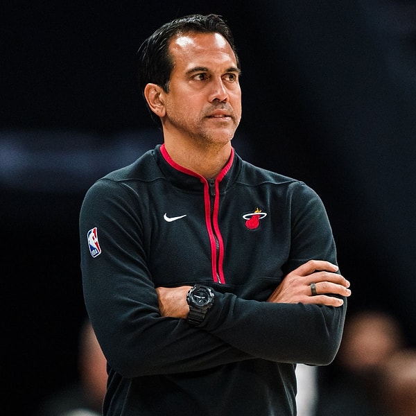 Erik Spoelstra yönetimindeki Miami Heat, NBA tarihinde play-off'a sekizinci sıradan girip birinci sıra takımını eleyen altıncı ekip oldu.