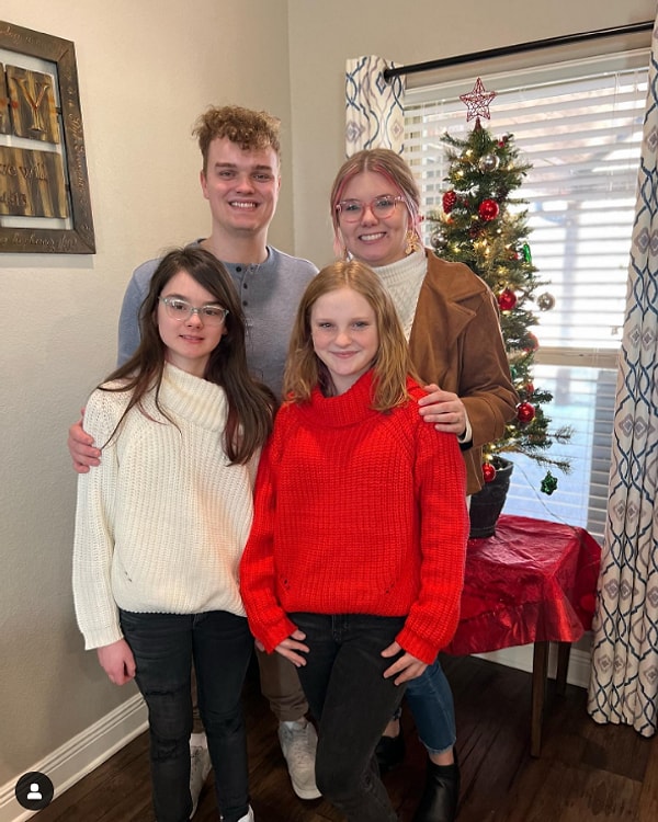 Тасия и Дрю говорят, что постоянно подвергаются нападкам людей, которые думают, что они слишком юны для того, чтобы быть родителями подростков