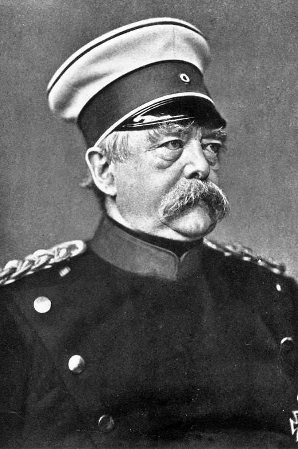 Bismarck'ın istifasından sonra, II. Wilhelm döneminde Almanya'nın izlediği politikalar değişti ve bu değişimler, sonunda I. Dünya Savaşı'na yol açtı.