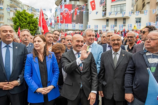 Balçova Belediye Başkanı Fatma Çalkaya ise seçim gününe dair "14 Mayıs'ta bayrama gider gibi sandığa gideceğiz. Sandıkta gerekeni yapacağız" dedi.