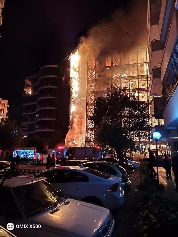 Bugün akşam saatlerinde İzmir'de çıkan yangın hepimizin yüreğini bir kez dağa ağzına getirdi.