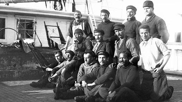 Ekibin son Kuzey Kutbu'na ulaşma girişimi 1908 yılında oldu: Bir yıl süren keşifte Henson diğer ekip üyeleri pes ettiğinde Peary ile kaldı.