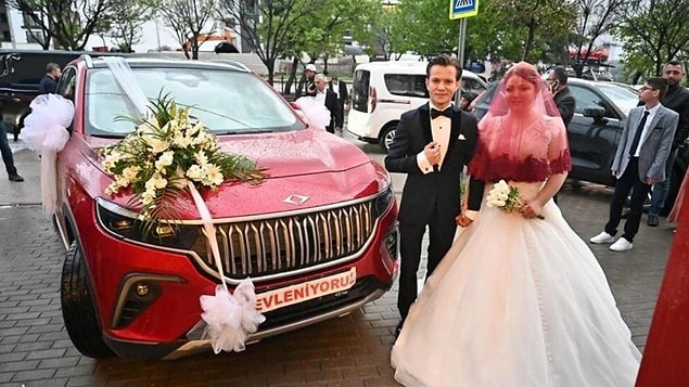 Togg Gelin Arabas� Oldu: Arac�, Bursa B�y�k�ehir Belediye Ba�kan� Alinur Akta� Kulland�