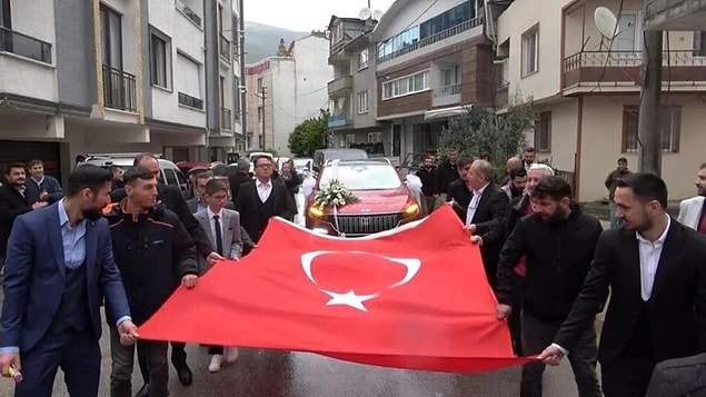 Togg Gelin Arabas� Oldu: Arac�, Bursa B�y�k�ehir Belediye Ba�kan� Alinur Akta� Kulland�