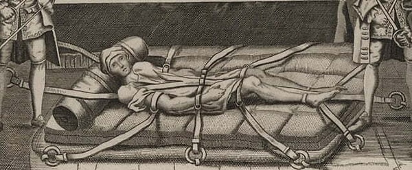 5. 1757'de Robert Francois Damiens isimli bir Fransız, tarihte at tarafından parçalama olarak bilinen korkunç bir infaz biçimine maruz kalan son kişi oldu.