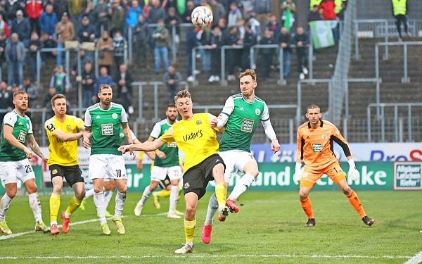 Uzatmalara giden mücadeleyi Saarbrücken 3-2 kazanmayı başarsa da, FC 08 Homburg takımının sosyal medyadan paylaştığı gol sevinçleri karşılaşmaya damga vurdu.