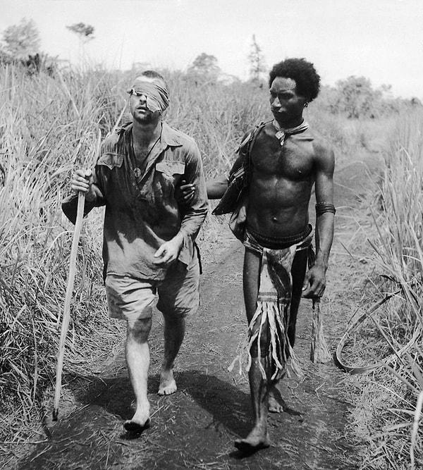 5. İkinci Dünya Savaşı sırasında Papua Yeni Gine yerlileri 750 tane yaralı askeri güvenli bir yere taşımış ve onları besleyip tedavi etmişti. Bu insanlar tarihe 'Fuzzy Wuzzy Angels' yani 'Kabarık Saçlı Melekler' olarak geçti.