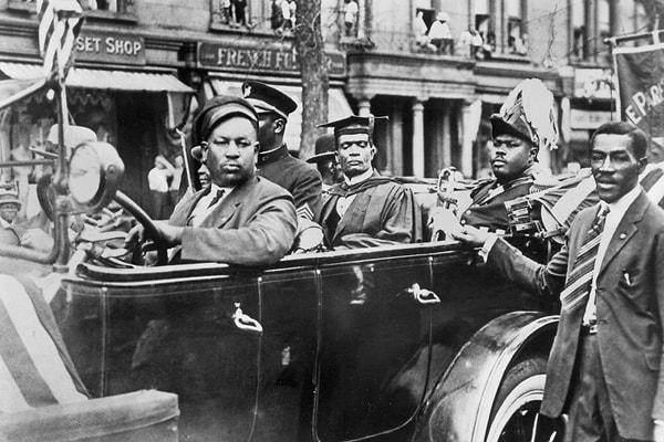 Yaklaşık olarak 1918 ile 1937 yılları arasında süren bu dönem, özellikle Harlem adlı New York semtinde yoğunlaşmıştır.