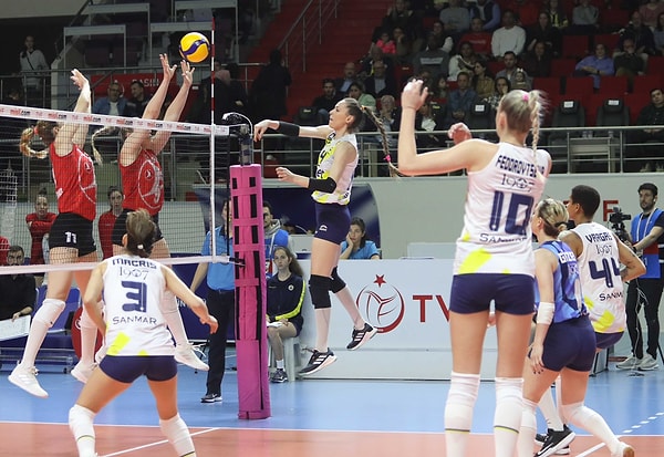 Fenerbahçe Opet, son olarak 2016-2017 sezonunda finalde Vakıfbank'ı yenerek kupayı müzesine götürmüştü.