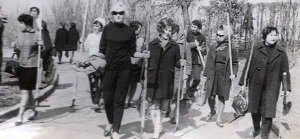 7. Субботники были направлены на благоустройство городов и сел, улучшение коммунального хозяйства, строительство и ремонт дорог, железных дорог, аэродромов и других объектов.