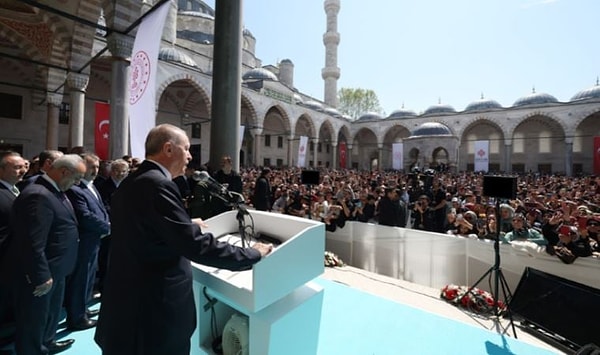 Cumhurbaşkanı Erdoğan, 21 Nisan’da Sultanahmet Camisi’nin restorasyondan sonraki açılışını gerçekleştirdi.