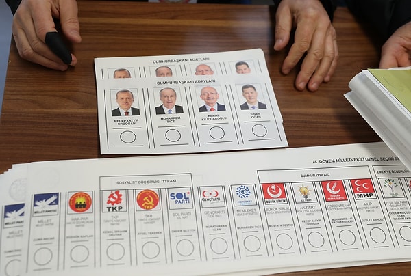 Yurt dışında 14 Mayıs seçimleri için oy verme işlemi iki gündür sürüyor.