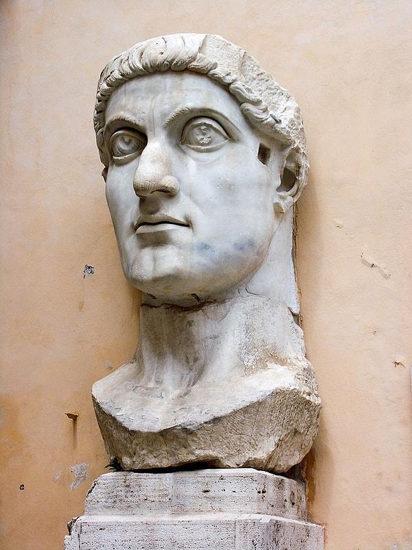 I. Konstantin olarak da bilinen Büyük Konstantin, Roma İmparatorluğu'nun önemli imparatorlarından biridir ve Hristiyanlık üzerinde büyük etkisi olan bir hükümdardır.