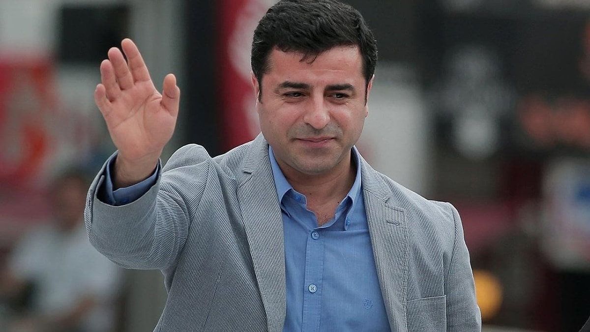 Selahattin Demirtaş Kimdir, Neden Hapse Girdi? Selahattin Demirtaş Kaç Yıl Ceza Aldı?