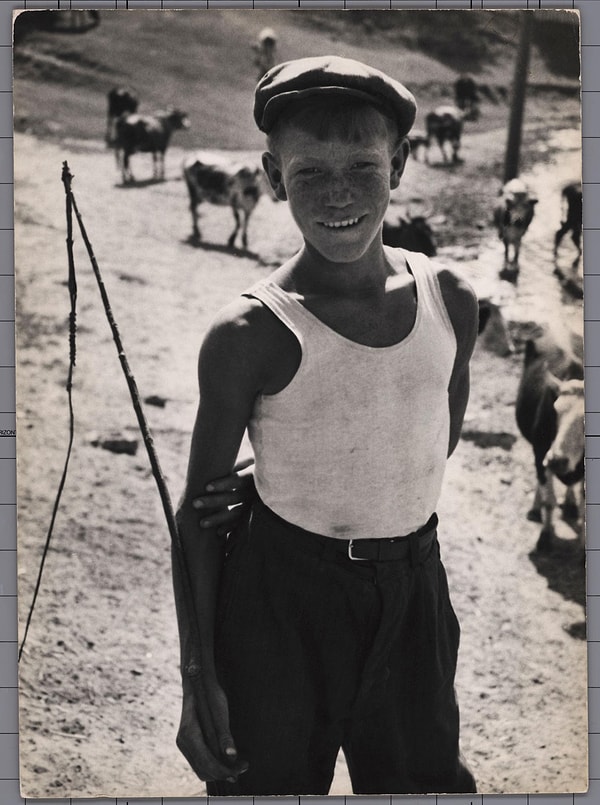 12. Подросток с батогом (плетка, которой погоняли коней).