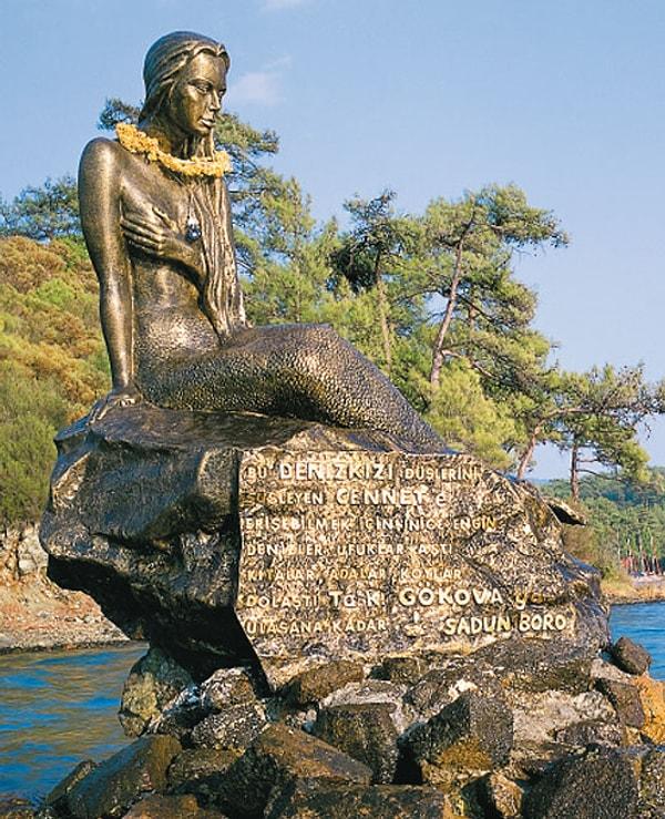 1980'de Bodrum'a yerleştikten sonra Sadun Boro başta yeryüzü cenneti olarak nitelediği Gökova olmak üzere bu bölgenin doğası ve denizini korumak için olağanüstü çaba sarf eder ve hatta bunun göstergesi olarak ünlü Denizkızı heykelini Gökova'ya yerleştirir.