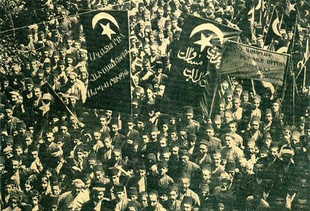 Ülkemizdeki 1 Mayıs’ın kısa tarihinden söz edecek olursak şöyle bir özet ortaya koyabiliriz: