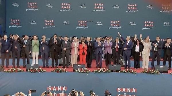 Saadet Partisi Genel Başkanı Temel Karamollaoğlu ise halkı selamladığı sırada 'Selamünaleyküm Sivas' sözleri nedeniyle gündem oldu.